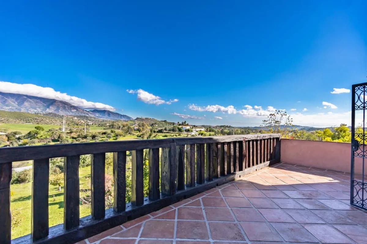 5 Bedroom Detached Villa for Sale in Mijas, Málaga - Image 2