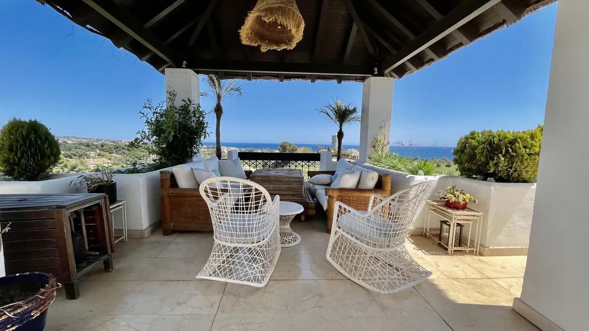 2 Bedroom Penthouse for Sale in Río Real, Málaga - Image 3