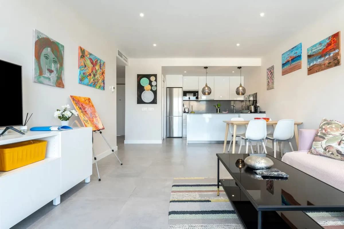 2 Bedroom Middle Floor Apartment for Sale in La Cala de Mijas, Málaga - Image 6
