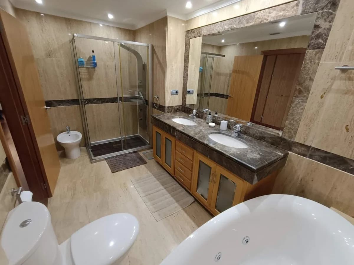 2 Bedroom Ground Floor Apartment for Sale in Puerto Banús, Málaga - Image 6