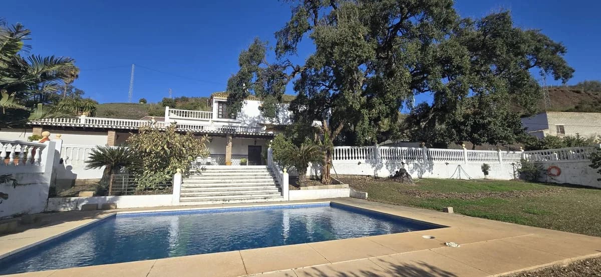 8 Bedroom Finca - Cortijo for Sale in Mijas, Málaga