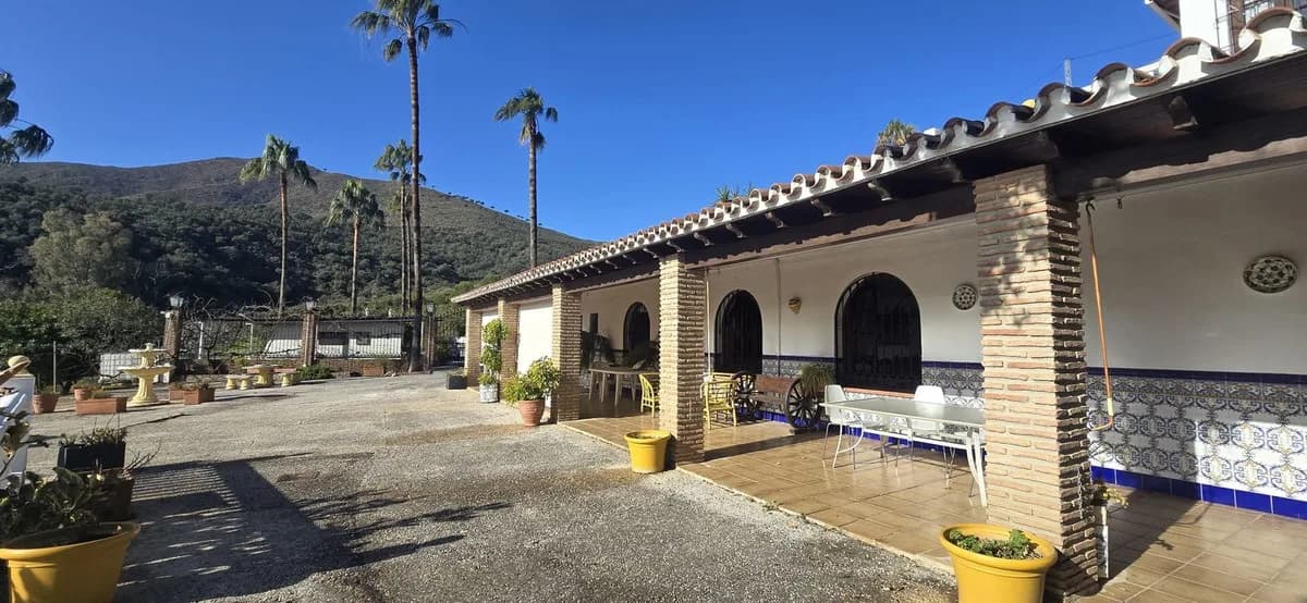 8 Bedroom Finca - Cortijo for Sale in Mijas, Málaga - Image 3