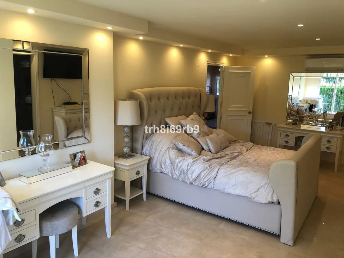 3 Bedroom Detached Villa for Sale in Benamara, Málaga - Image 5