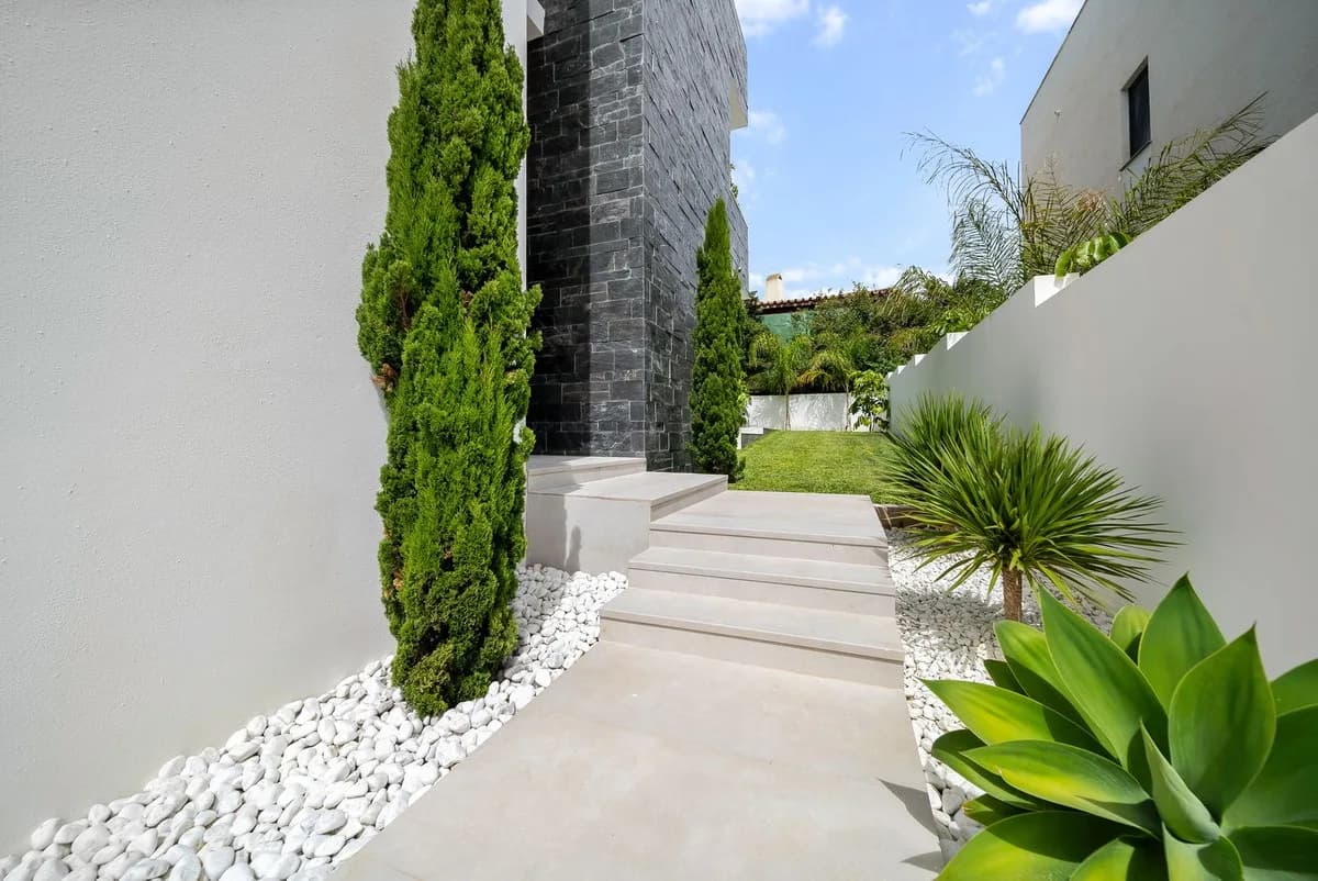 6 Bedroom Detached Villa for Sale in Marbesa, Málaga - Image 6
