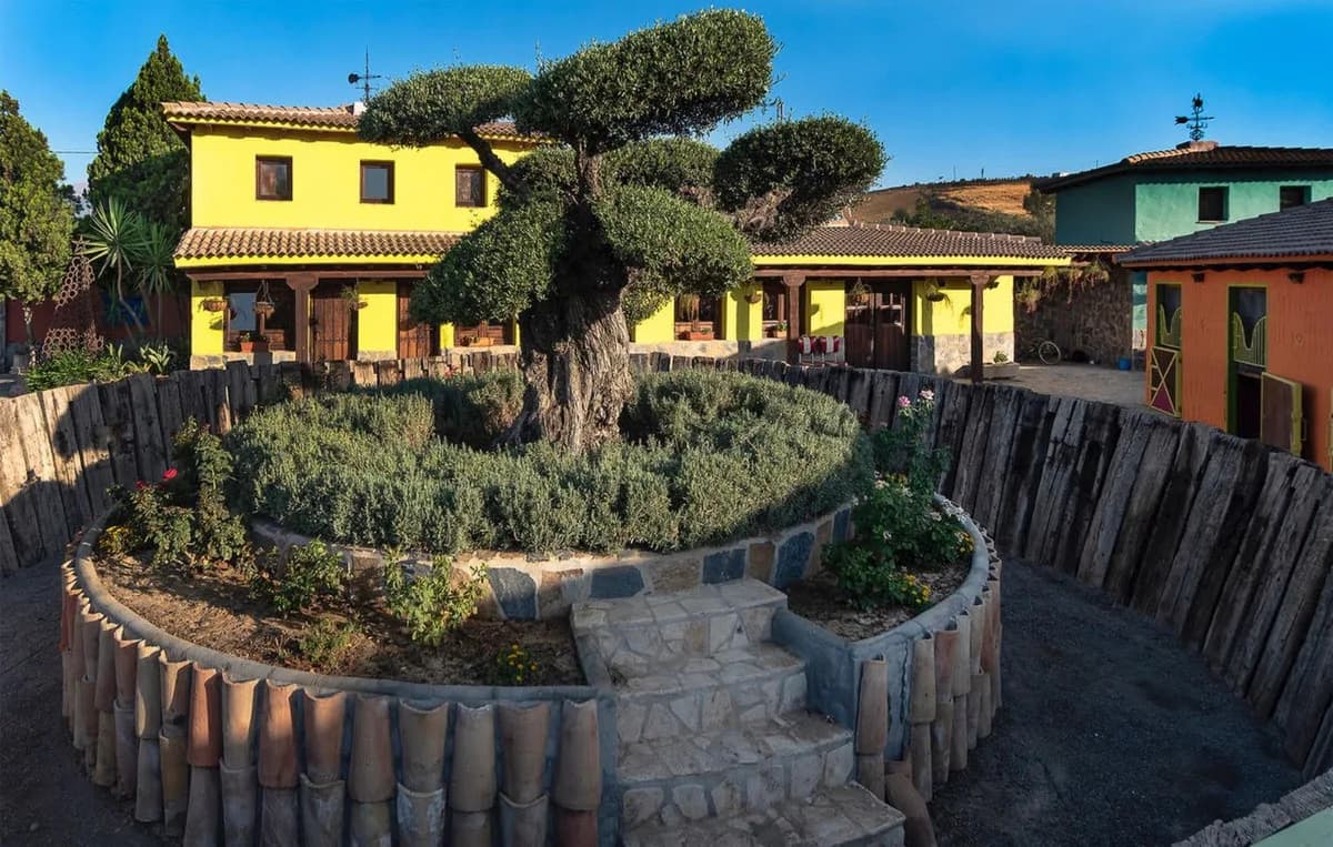 8 Bedroom Finca - Cortijo for Sale in Coín, Málaga - Image 2