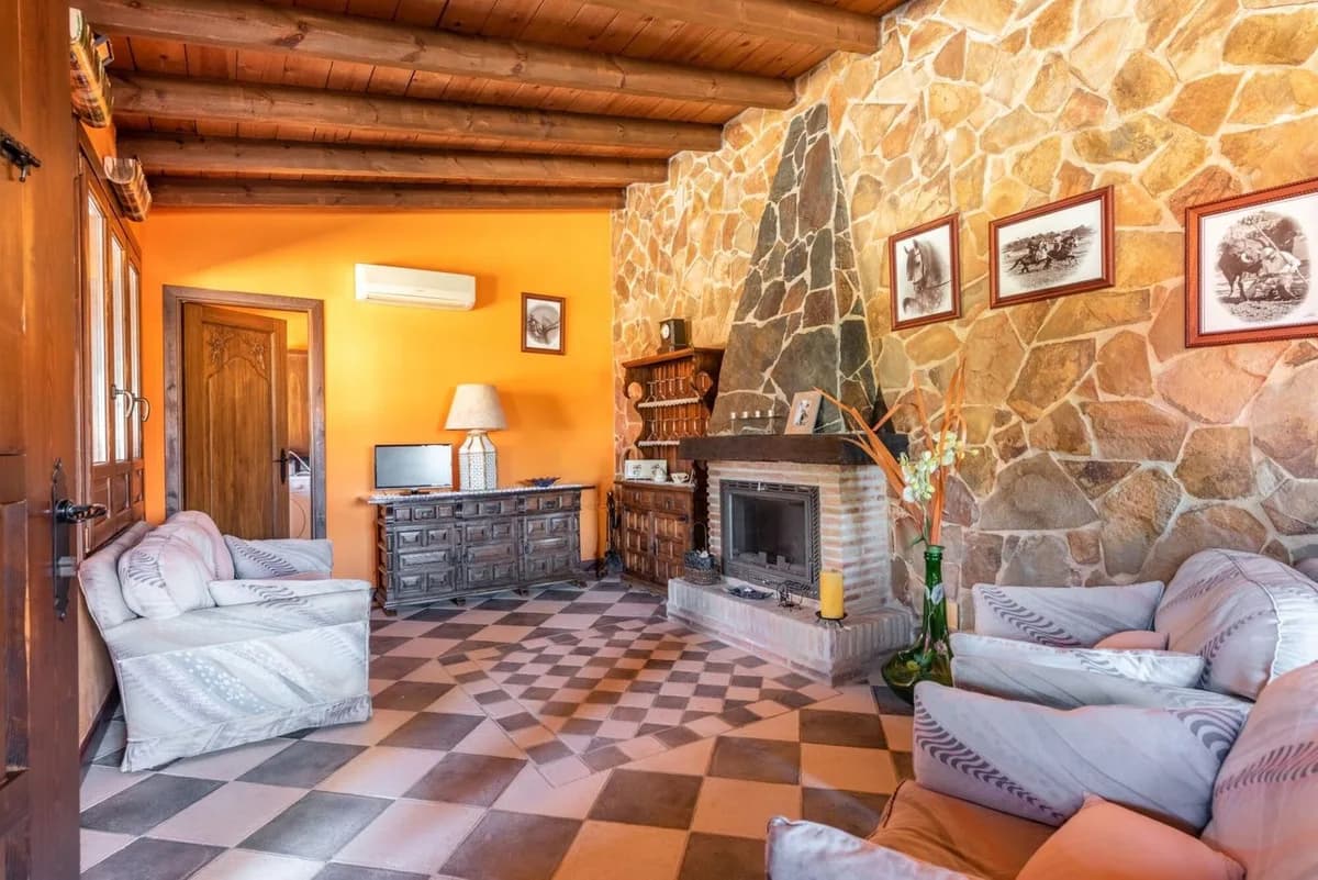 8 Bedroom Finca - Cortijo for Sale in Coín, Málaga - Image 6