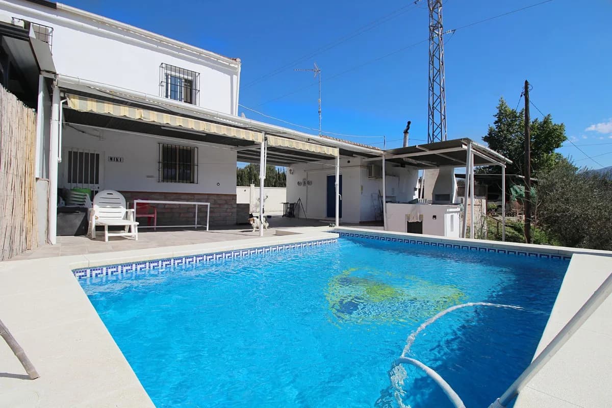 2 Bedroom Semi-Detached House for Sale in Coín, Málaga - Image 2