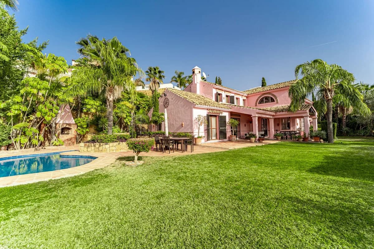5 Bedroom Detached Villa for Sale in Benahavís, Málaga - Image 4
