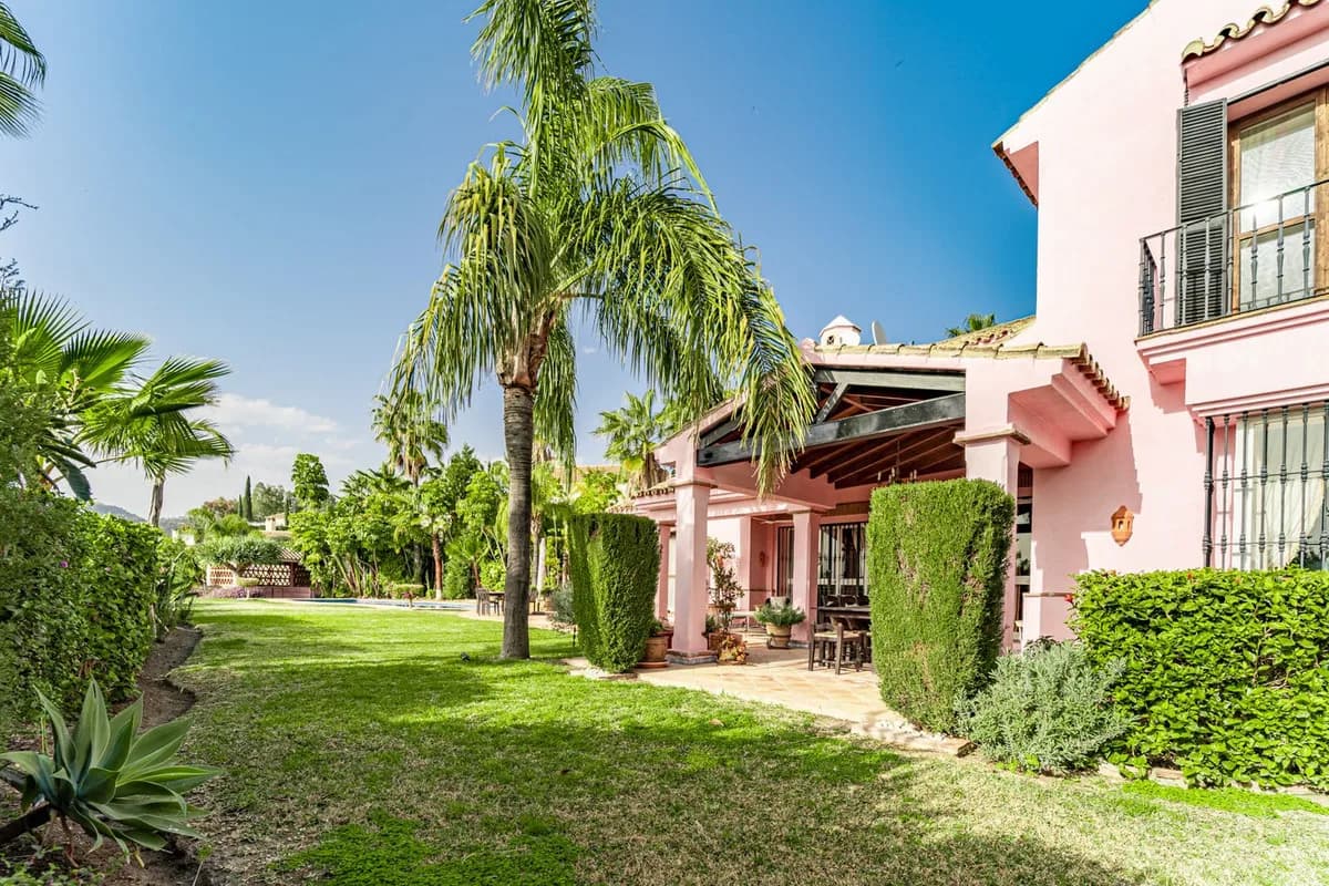 5 Bedroom Detached Villa for Sale in Benahavís, Málaga - Image 9