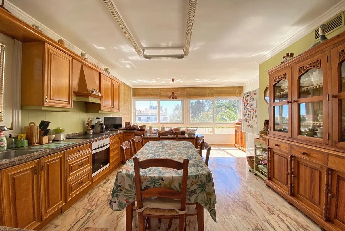 6 Bedroom Detached Villa for Sale in Marbella, Málaga - Image 6