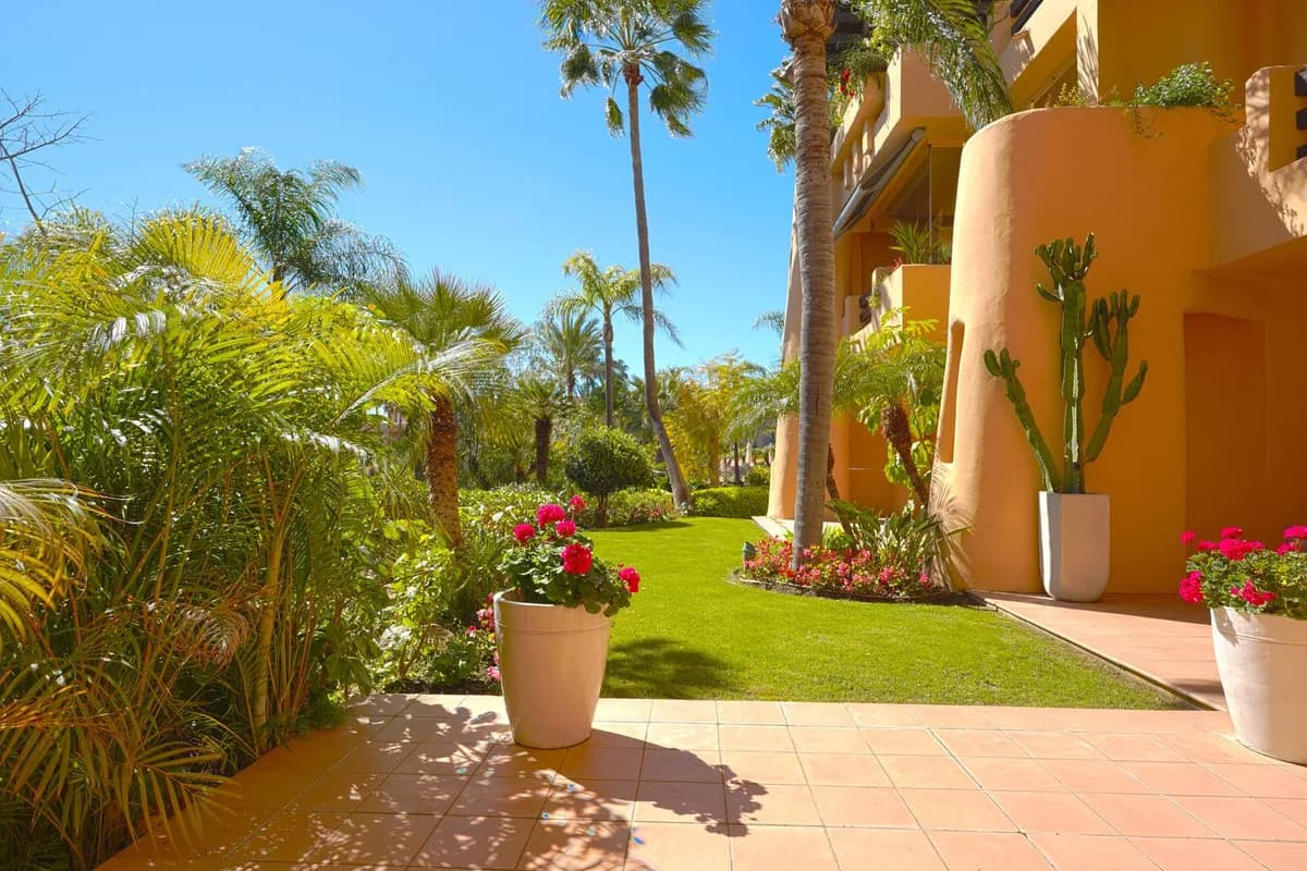3 Bedroom Ground Floor Apartment for Sale in Marbella, Málaga - Image 6
