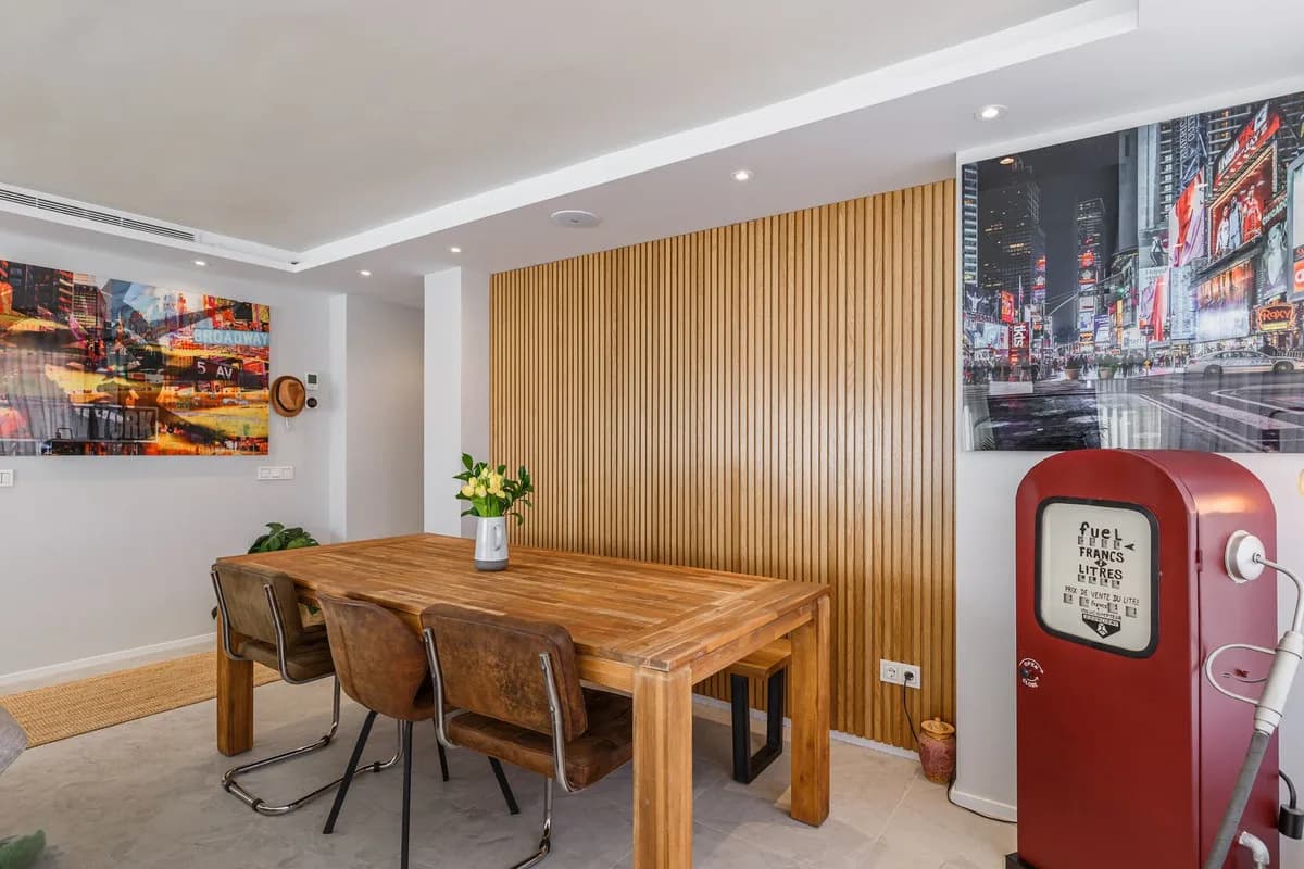 4 Bedroom Middle Floor Apartment for Sale in Marbella, Málaga - Image 5