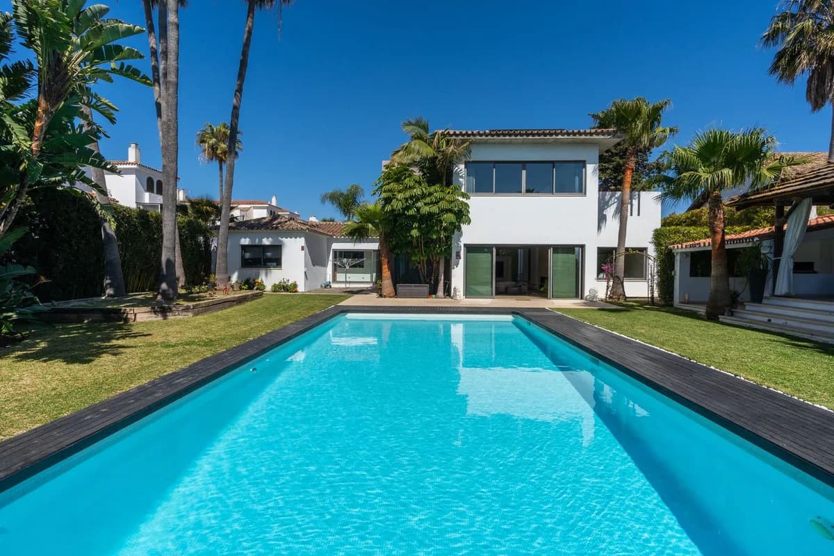 5 Bedroom Detached Villa for Sale in Costalita, Málaga - Image 4