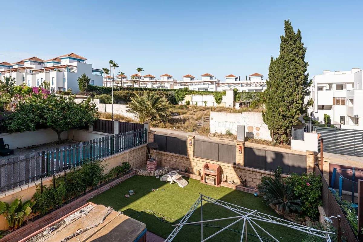 3 Bedroom Townhouse for Sale in Cancelada, Málaga - Image 4