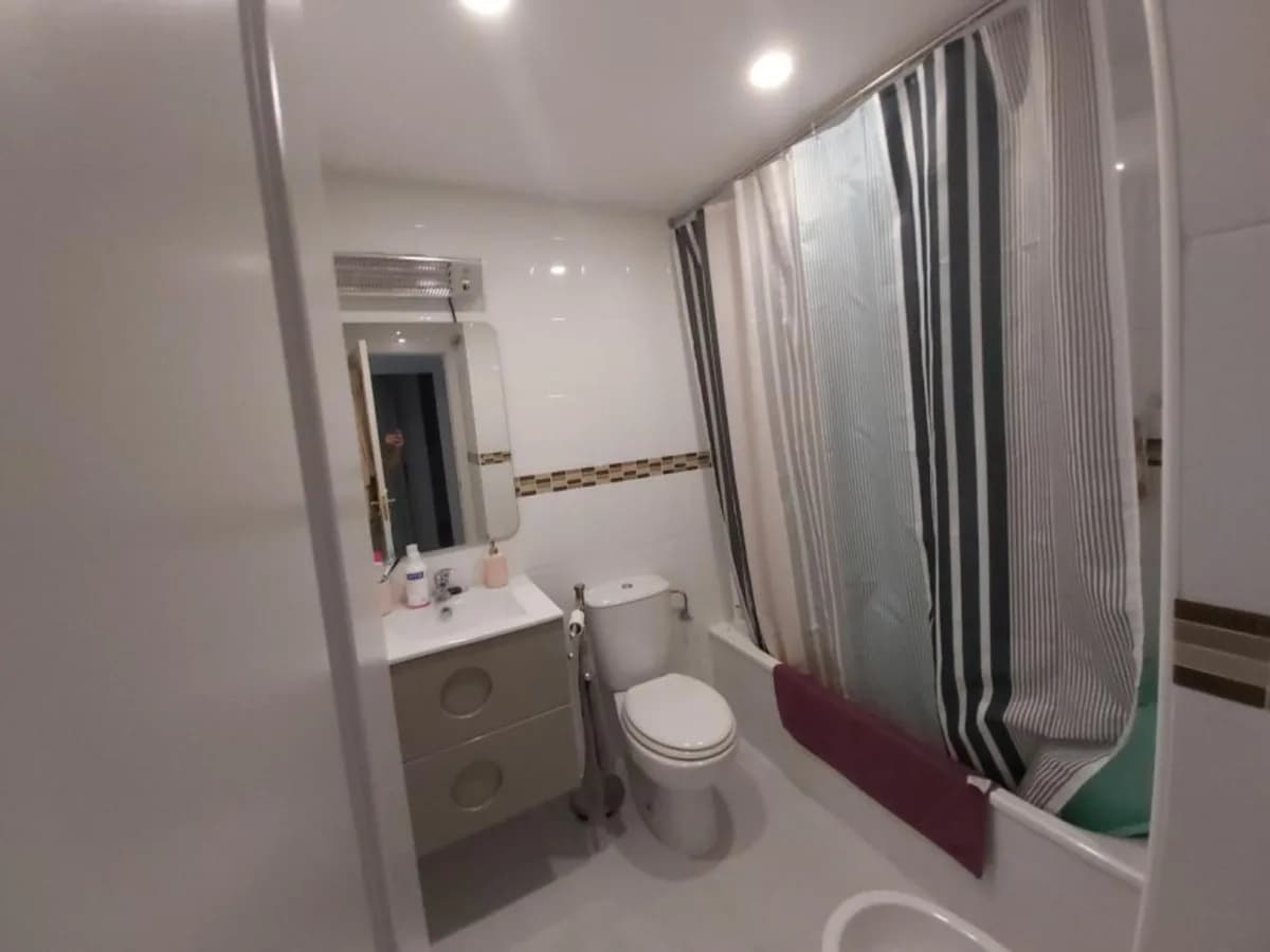 3 Bedroom Middle Floor Apartment for Sale in Doña Julia, Málaga - Image 5