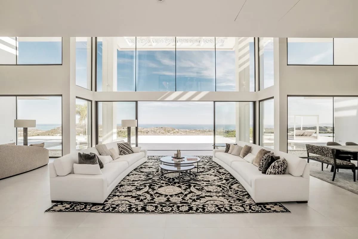 7 Bedroom Detached Villa for Sale in Benahavís, Málaga - Image 3