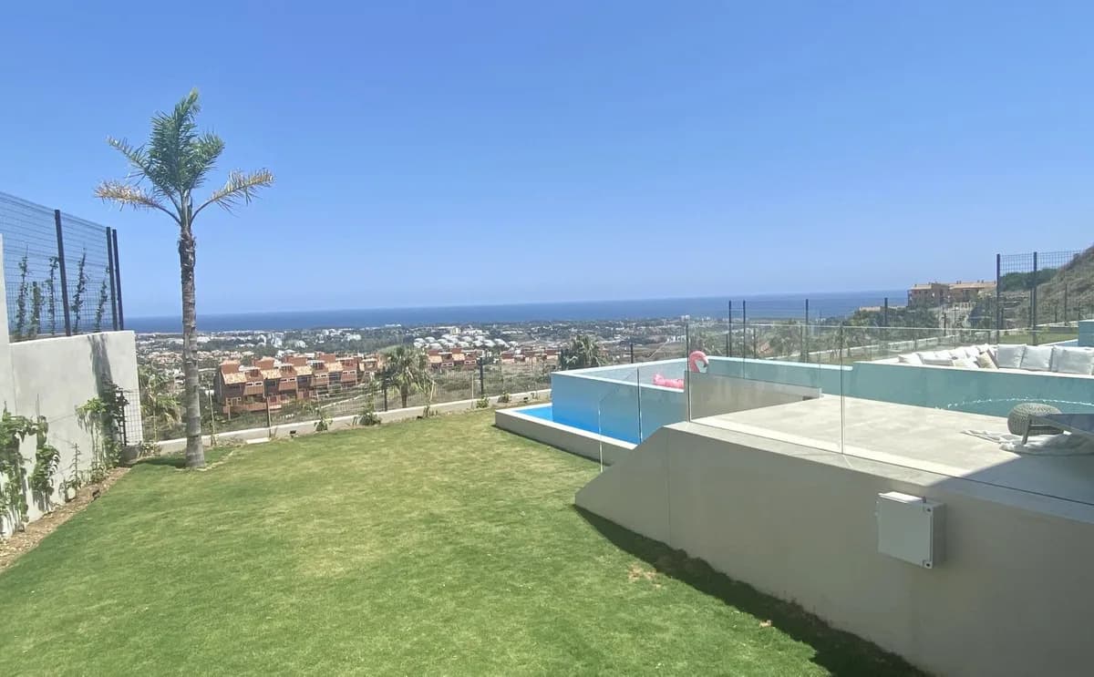 5 Bedroom Detached Villa for Sale in Benahavís, Málaga - Image 4
