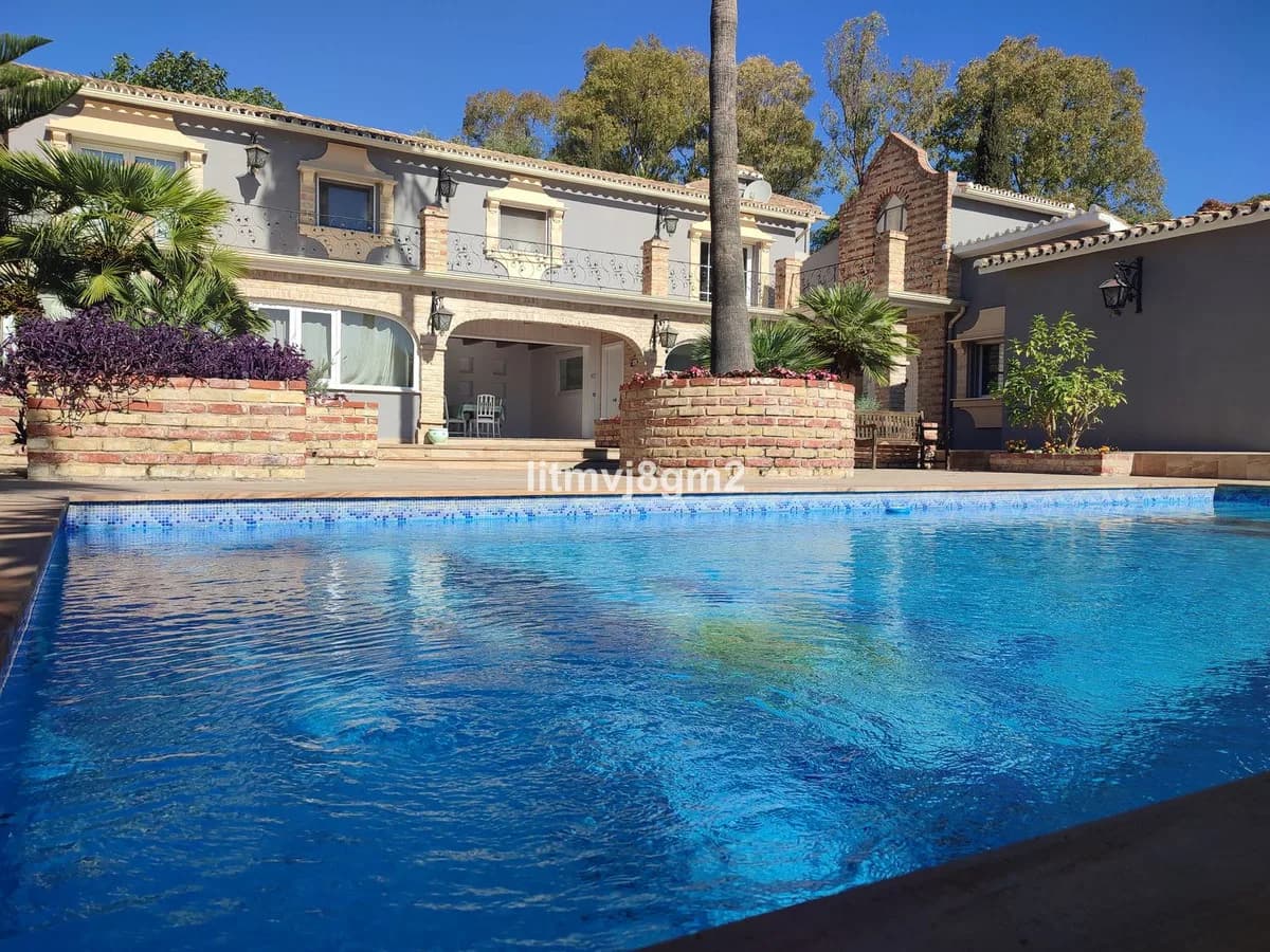 5 Bedroom Detached Villa for Sale in Benahavís, Málaga - Image 5