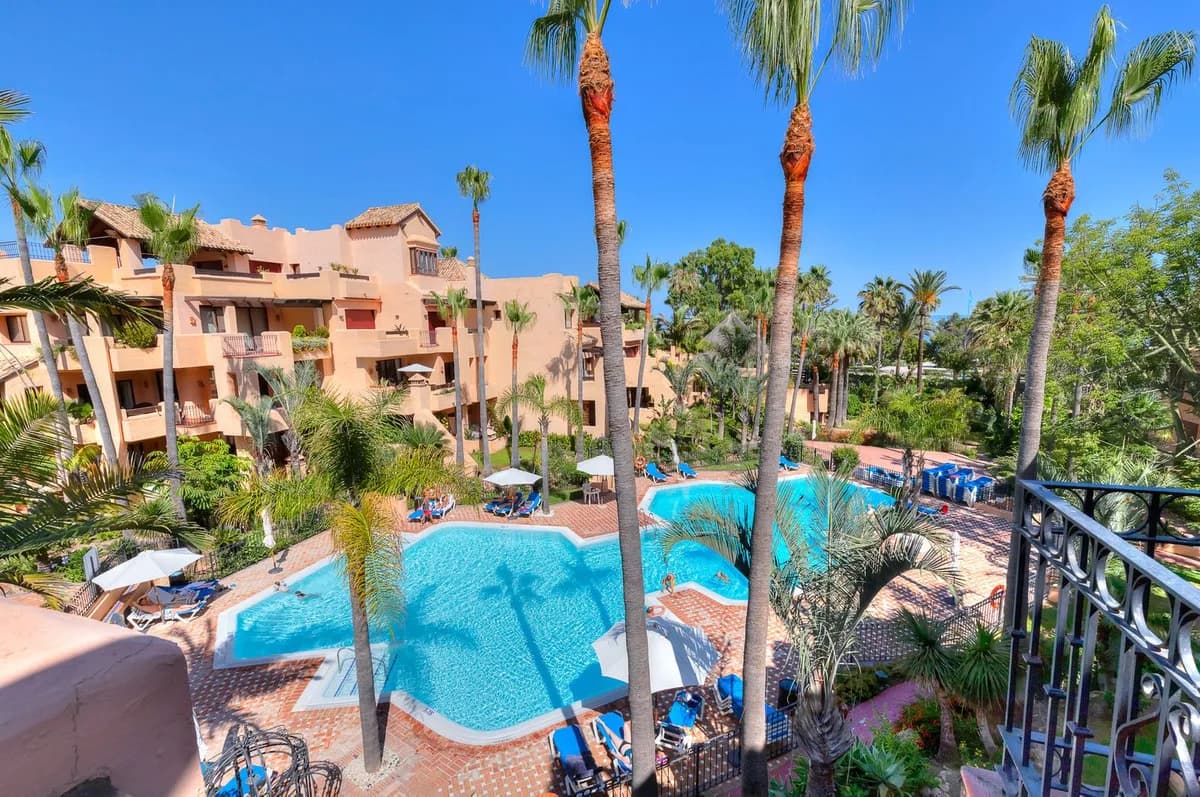 3 Bedroom Penthouse for Sale in San Pedro de Alcántara, Málaga - Image 3