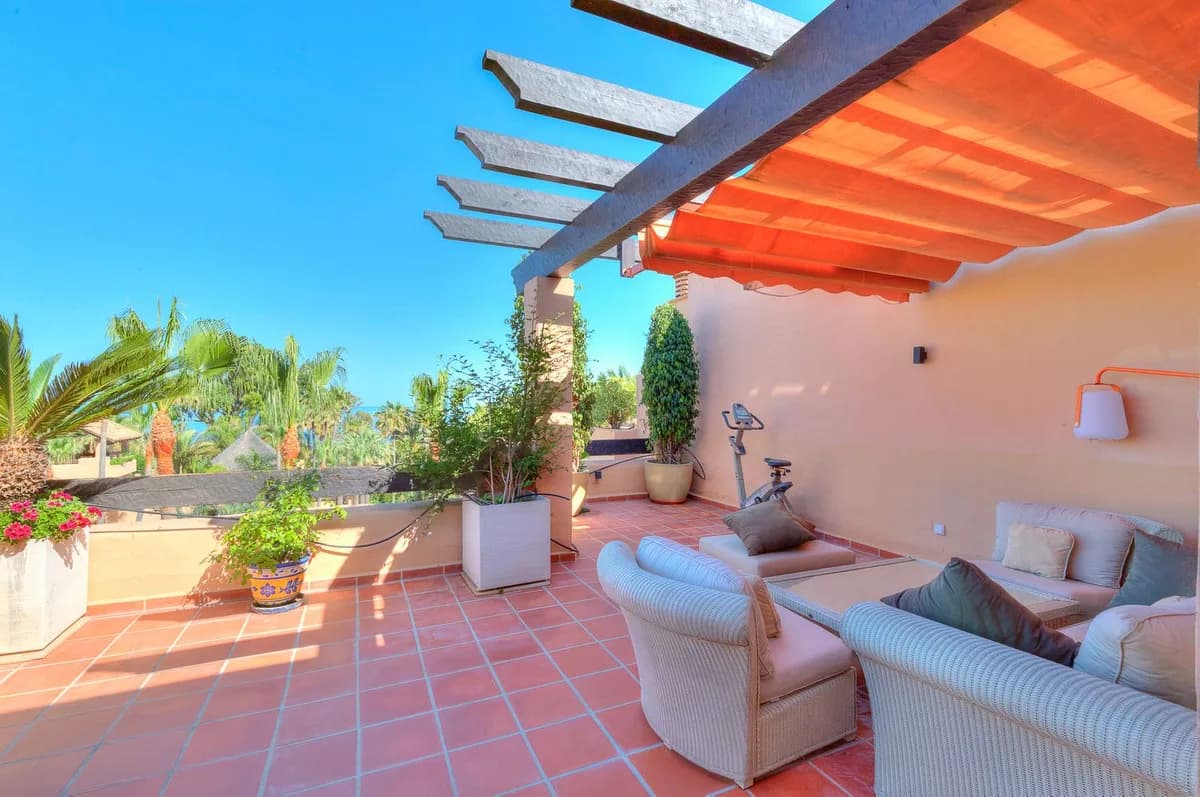 3 Bedroom Penthouse for Sale in San Pedro de Alcántara, Málaga - Image 4