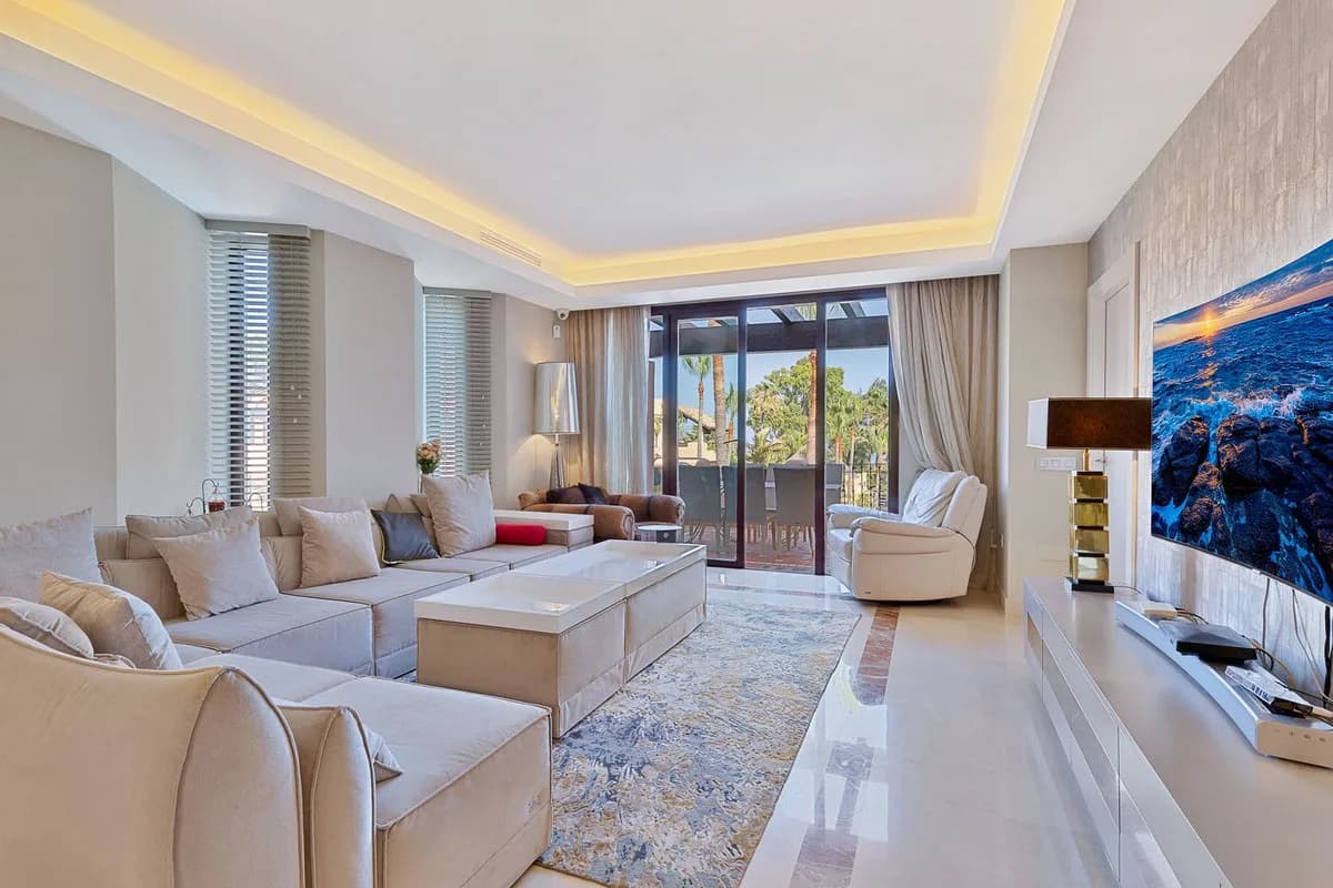 3 Bedroom Penthouse for Sale in San Pedro de Alcántara, Málaga - Image 6