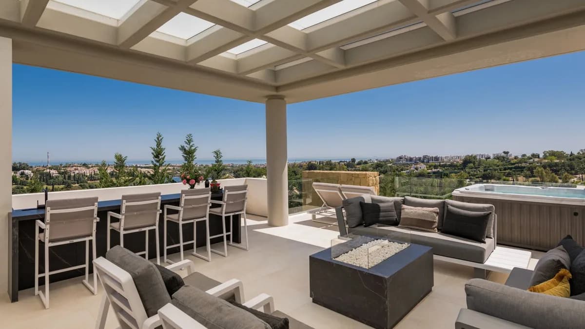 5 Bedroom Detached Villa for Sale in Benahavís, Málaga - Image 4