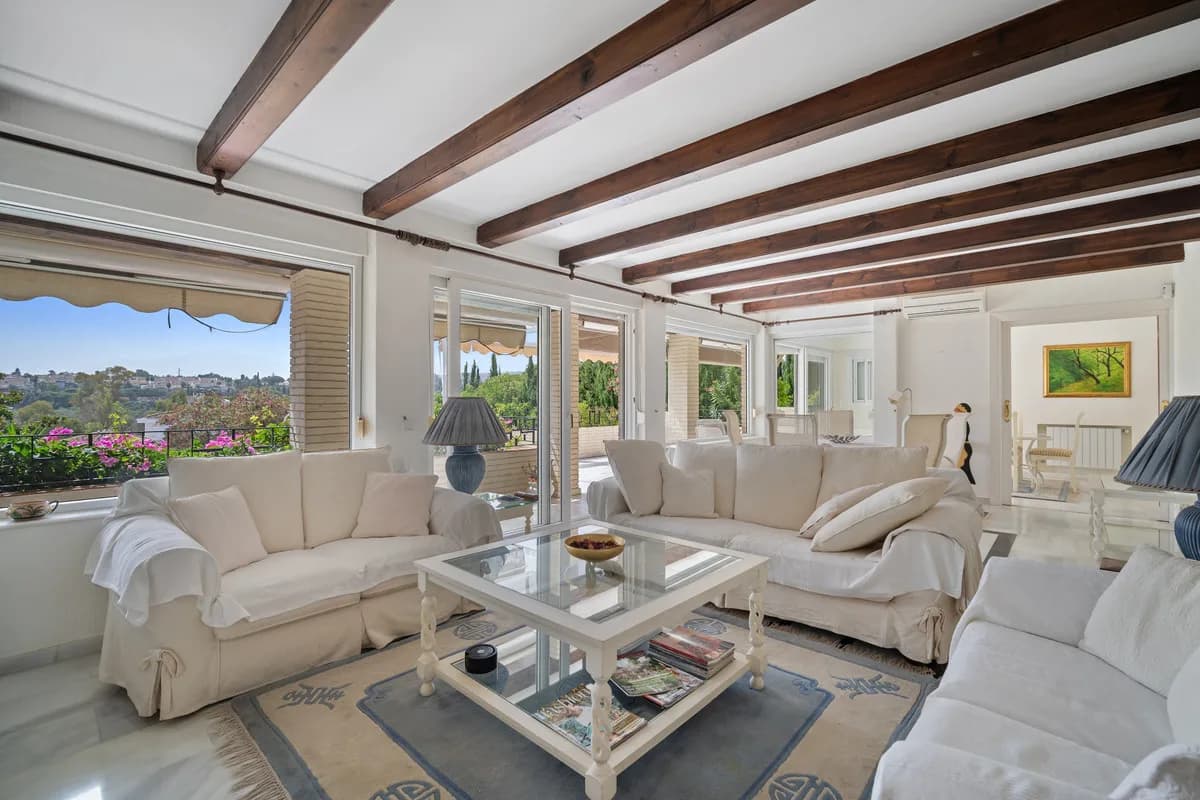 4 Bedroom Detached Villa for Sale in Guadalmina Alta, Málaga - Image 4