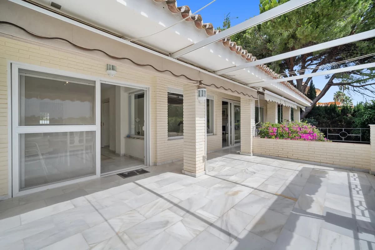 4 Bedroom Detached Villa for Sale in Guadalmina Alta, Málaga - Image 8
