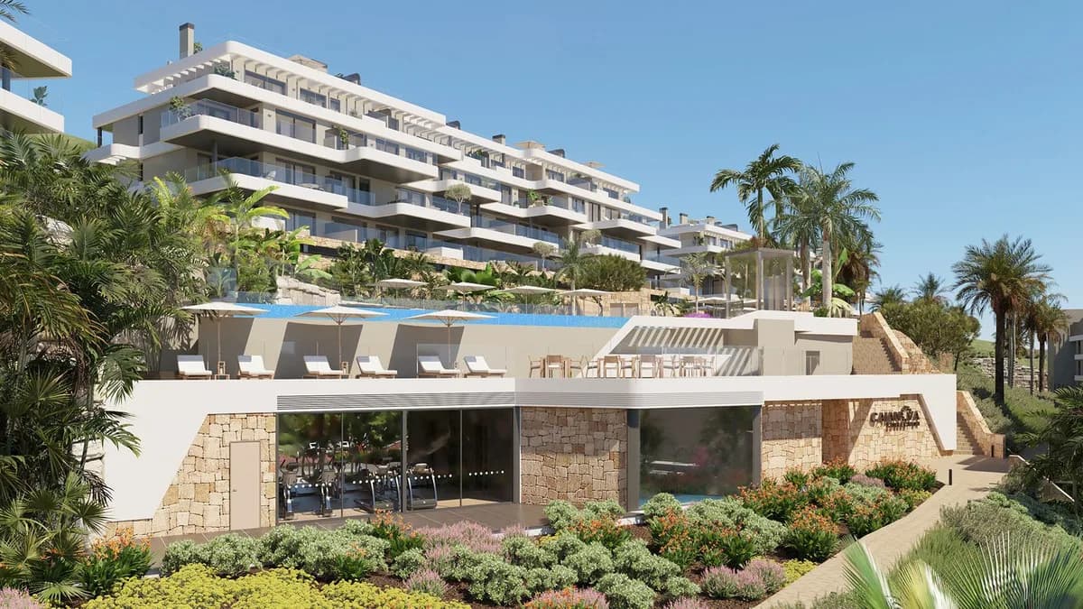2 Bedroom Middle Floor Apartment for Sale in Calanova Golf, Málaga