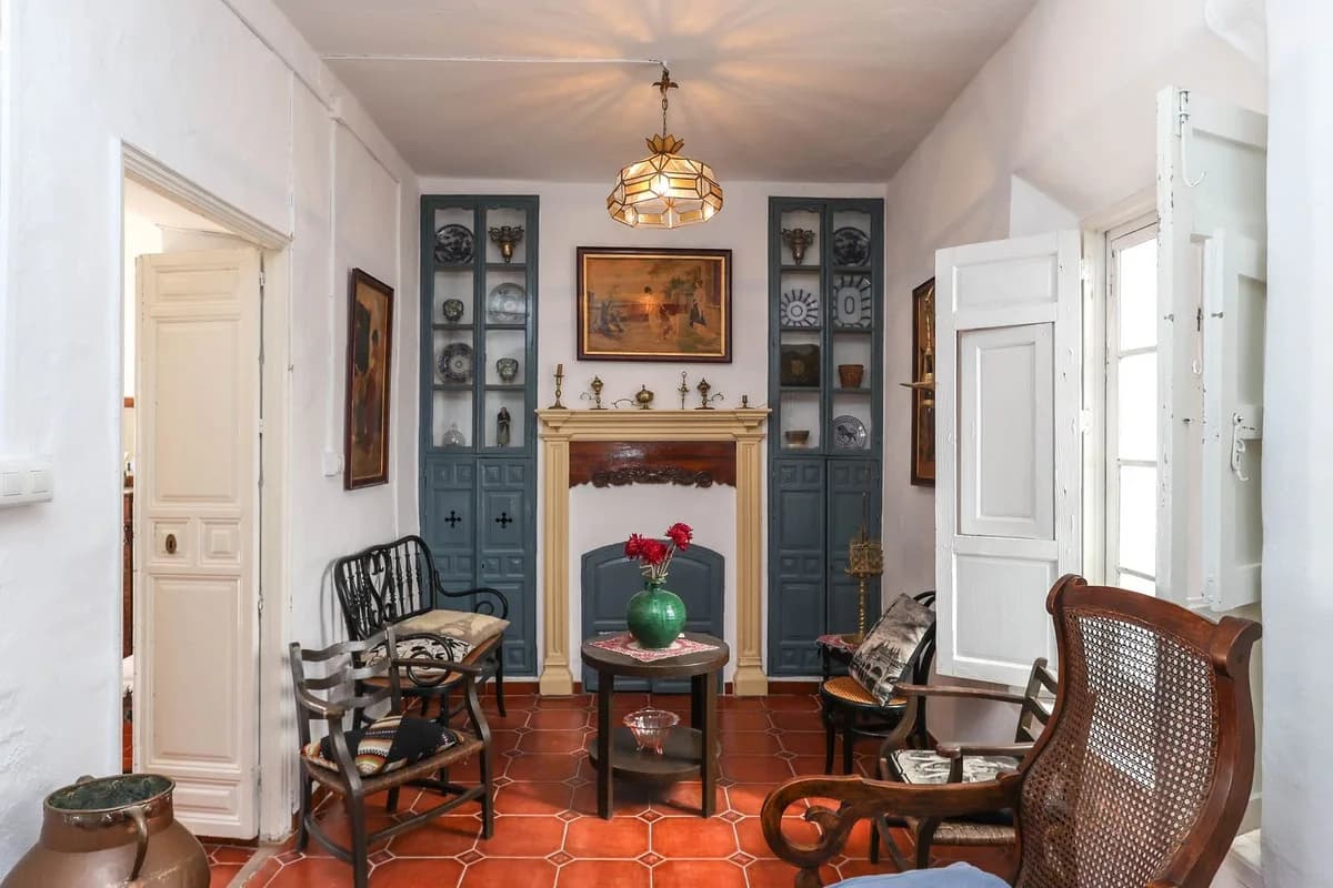 5 Bedroom Townhouse for Sale in Tolox, Málaga - Image 3