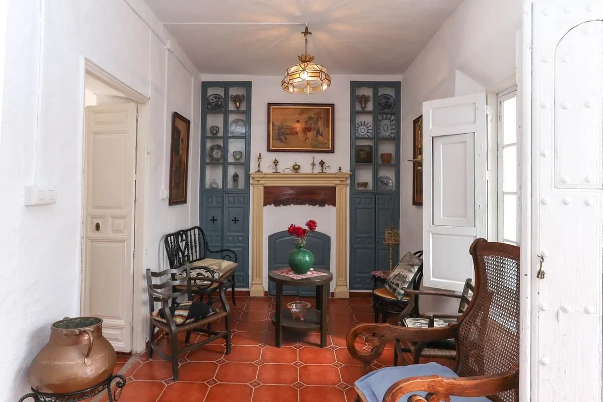 5 Bedroom Townhouse for Sale in Tolox, Málaga - Image 9