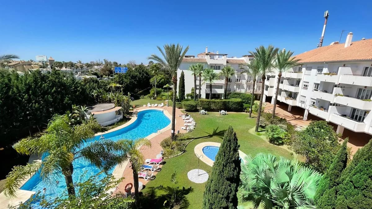 4 Bedroom Penthouse Duplex for Sale in Nueva Andalucía, Málaga