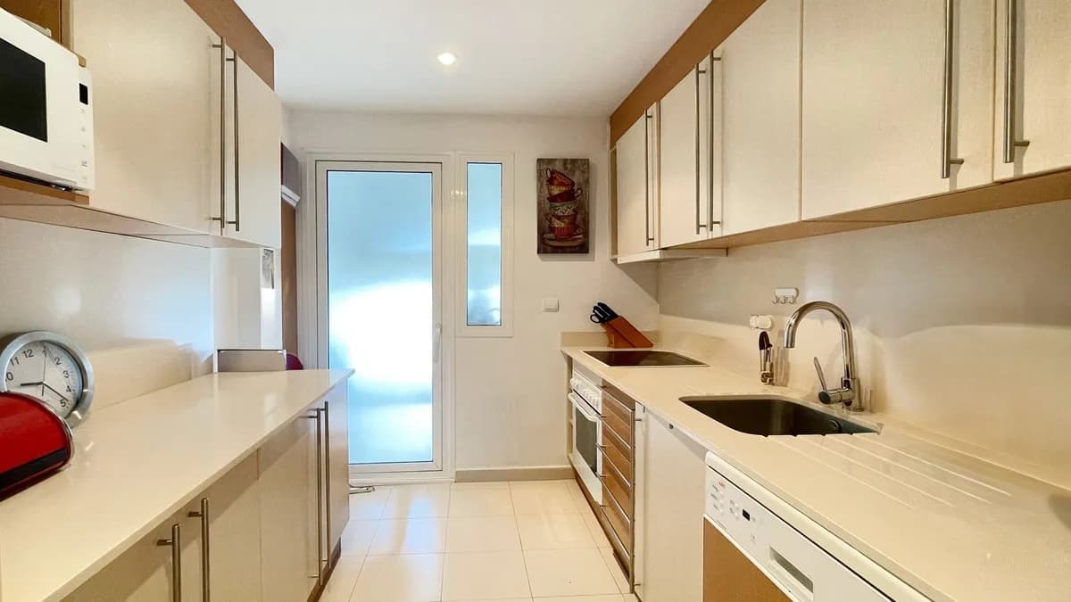 4 Bedroom Penthouse Duplex for Sale in Nueva Andalucía, Málaga - Image 8