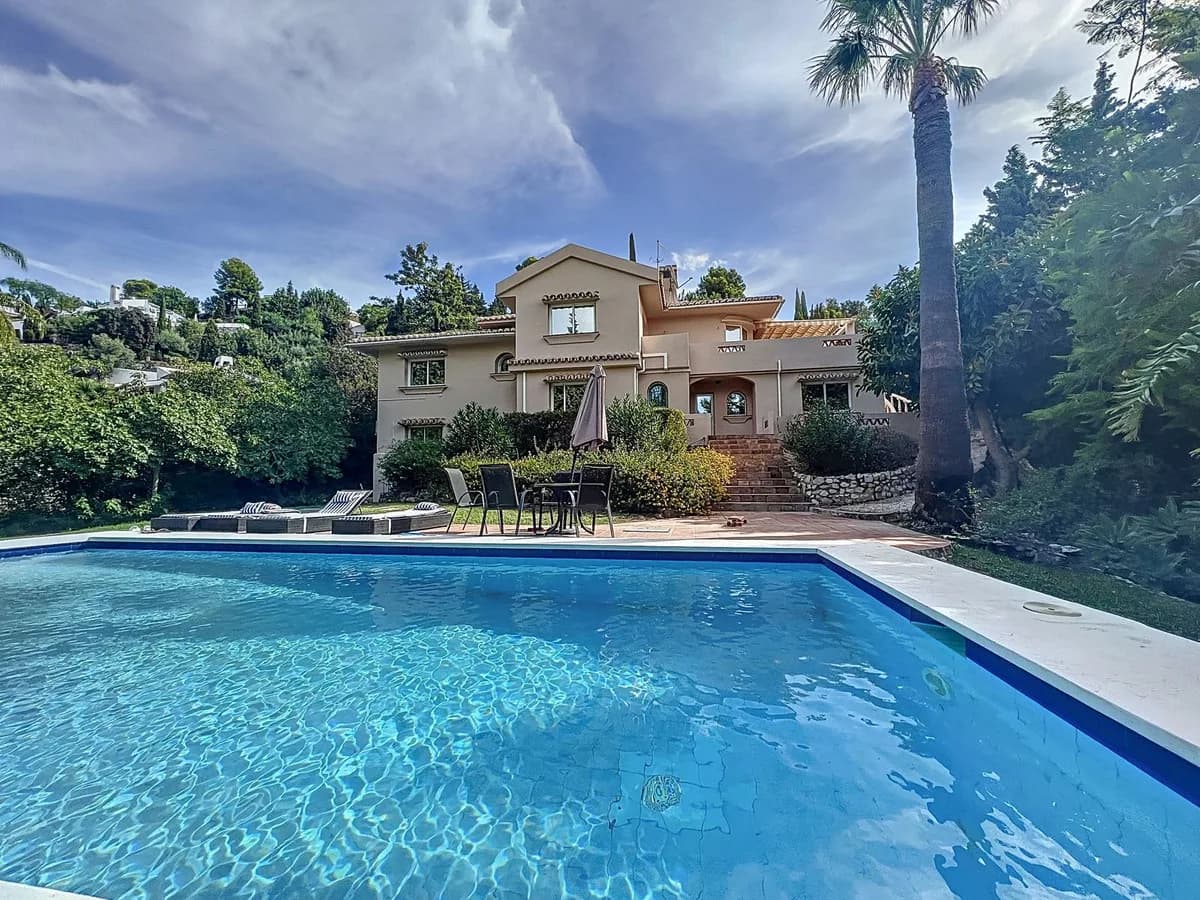 5 Bedroom Detached Villa for Sale in Mijas, Málaga
