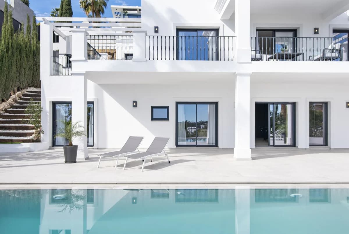 5 Bedroom Detached Villa for Sale in Los Flamingos, Málaga - Image 3