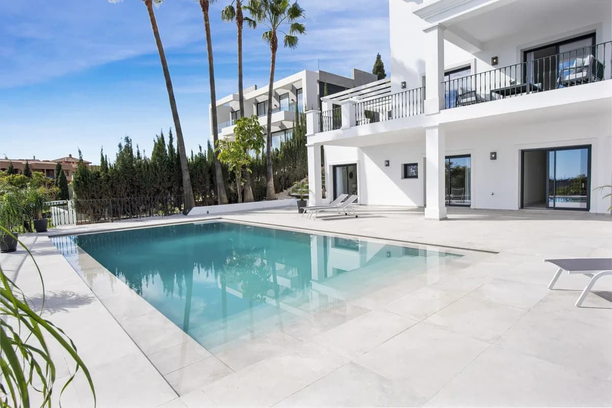 5 Bedroom Detached Villa for Sale in Los Flamingos, Málaga - Image 4