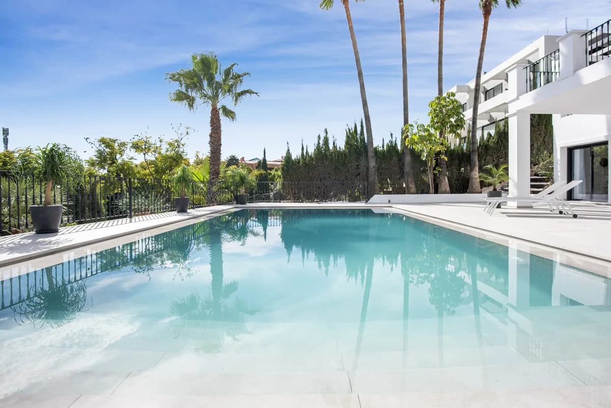 5 Bedroom Detached Villa for Sale in Los Flamingos, Málaga - Image 7