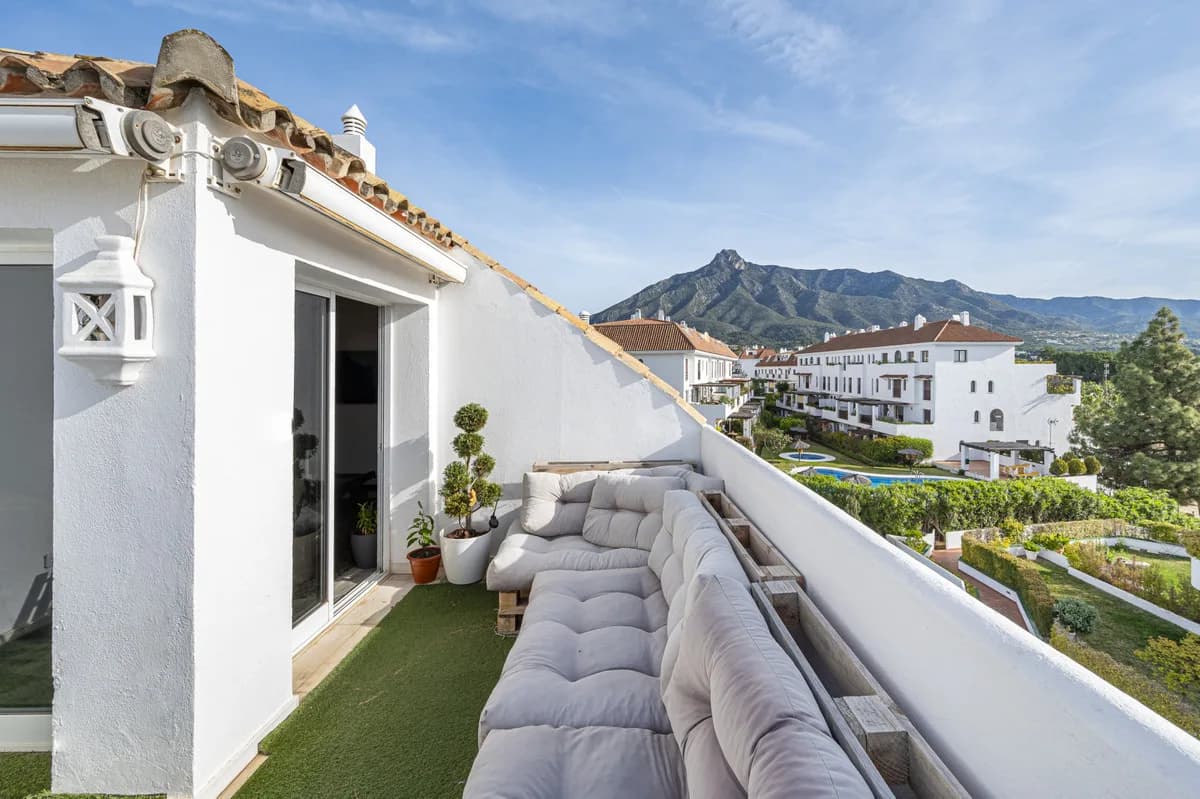 2 Bedroom Penthouse for Sale in The Golden Mile, Málaga