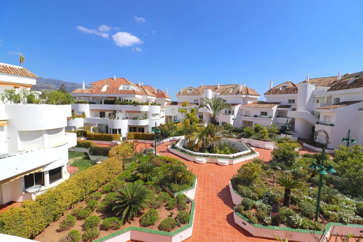 2 Bedroom Penthouse for Sale in The Golden Mile, Málaga - Image 3