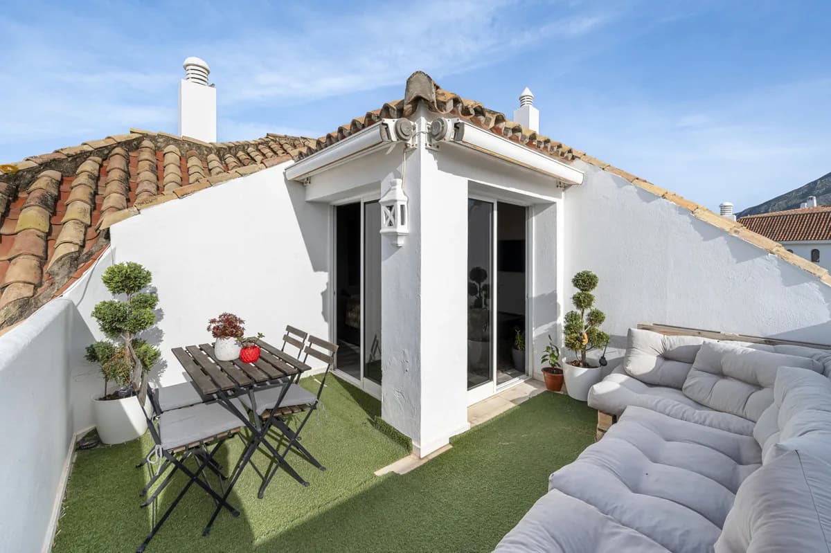 2 Bedroom Penthouse for Sale in The Golden Mile, Málaga - Image 5