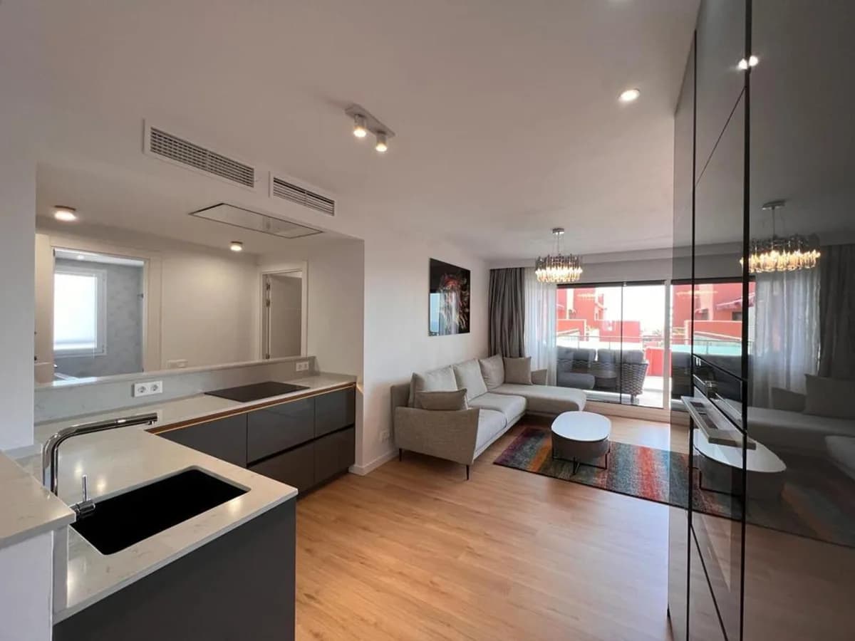 3 Bedroom Penthouse Duplex for Sale in New Golden Mile, Málaga - Image 3