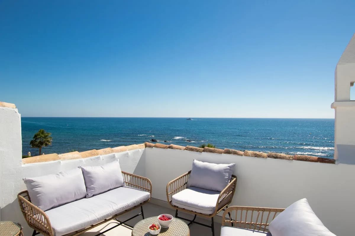 3 Bedroom Penthouse for Sale in Calahonda, Málaga - Image 9