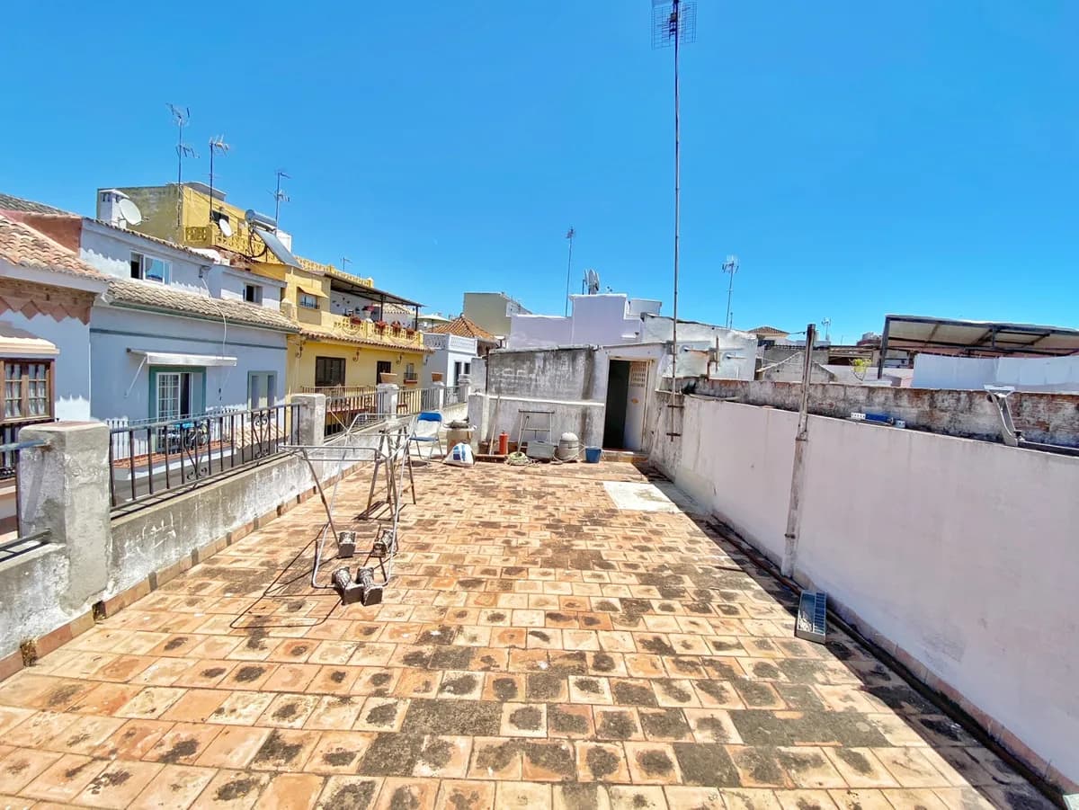 4 Bedroom Townhouse for Sale in Marbella, Málaga - Image 2