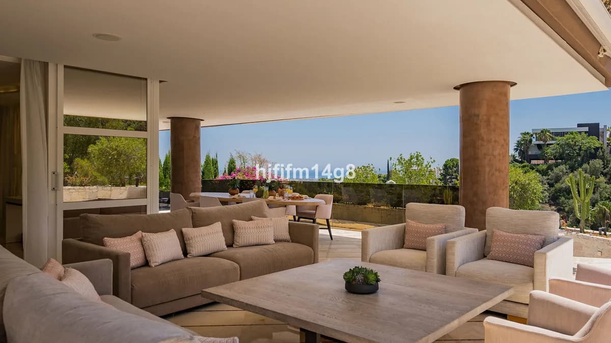 5 Bedroom Detached Villa for Sale in La Quinta, Málaga - Image 5