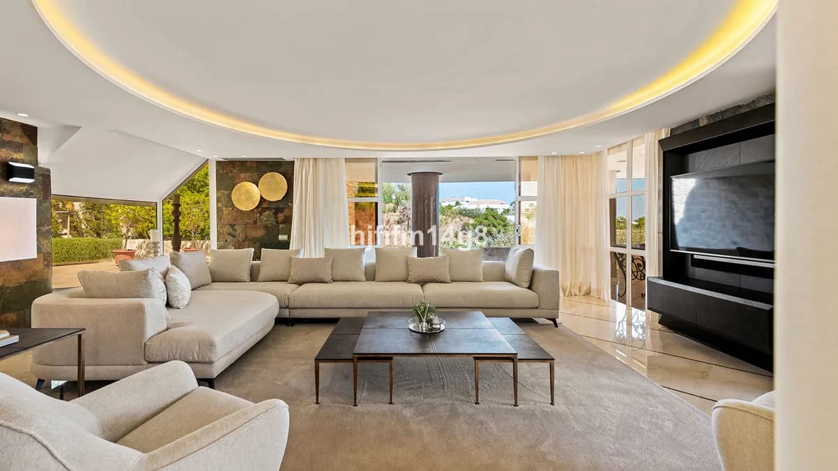 5 Bedroom Detached Villa for Sale in La Quinta, Málaga - Image 6