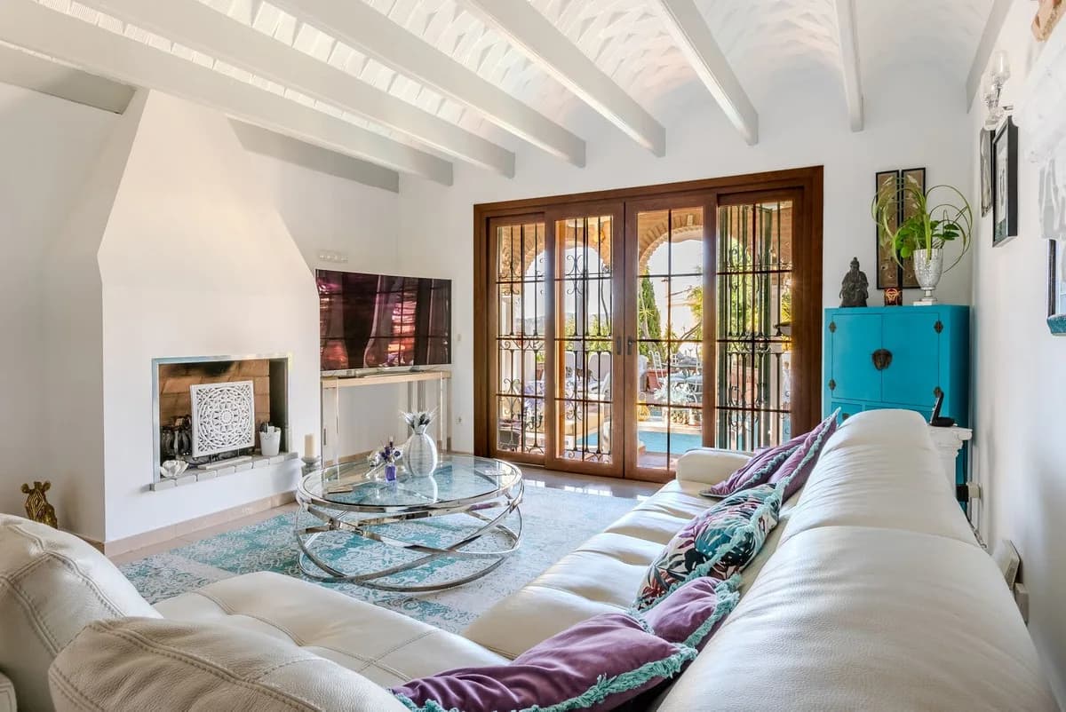 3 Bedroom Semi-Detached House for Sale in Mijas Golf, Málaga - Image 2
