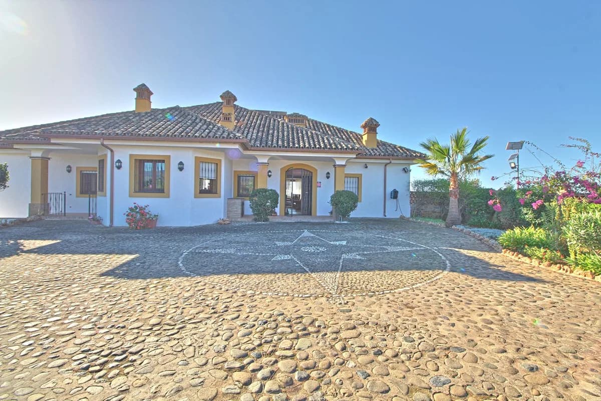 5 Bedroom Finca - Cortijo for Sale in Estepona, Málaga - Image 7