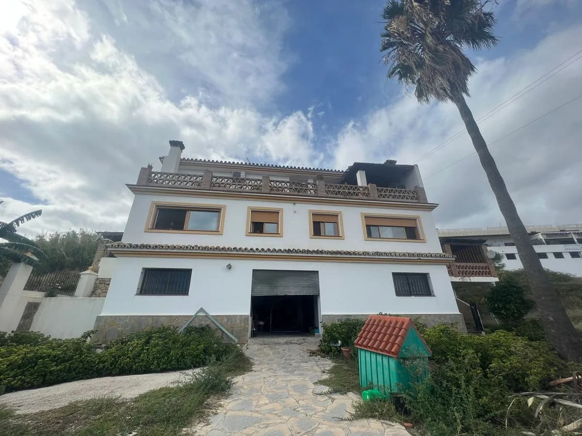 7 Bedroom Detached Villa for Sale in Cancelada, Málaga - Image 3