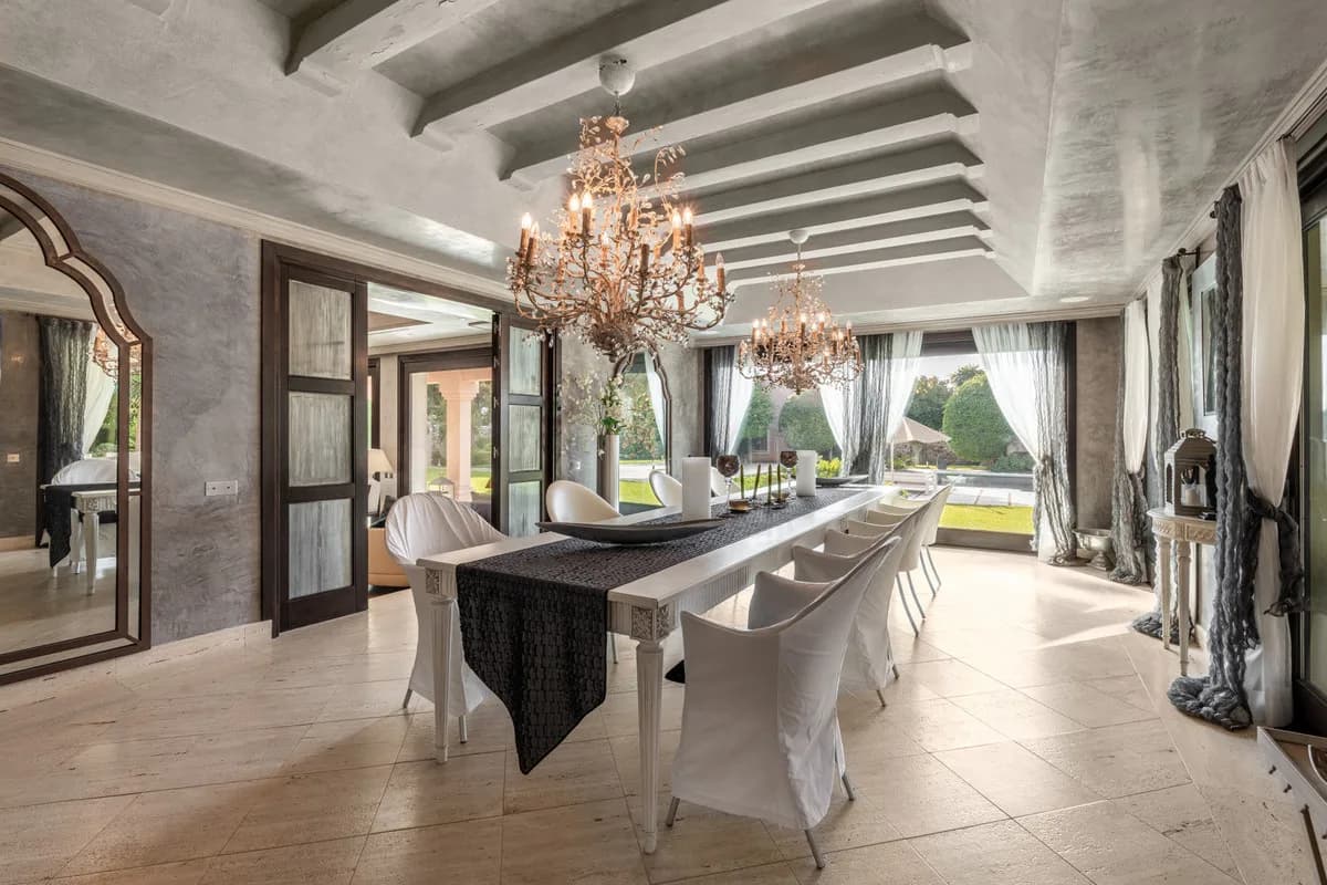 8 Bedroom Detached Villa for Sale in Estepona, Málaga - Image 8