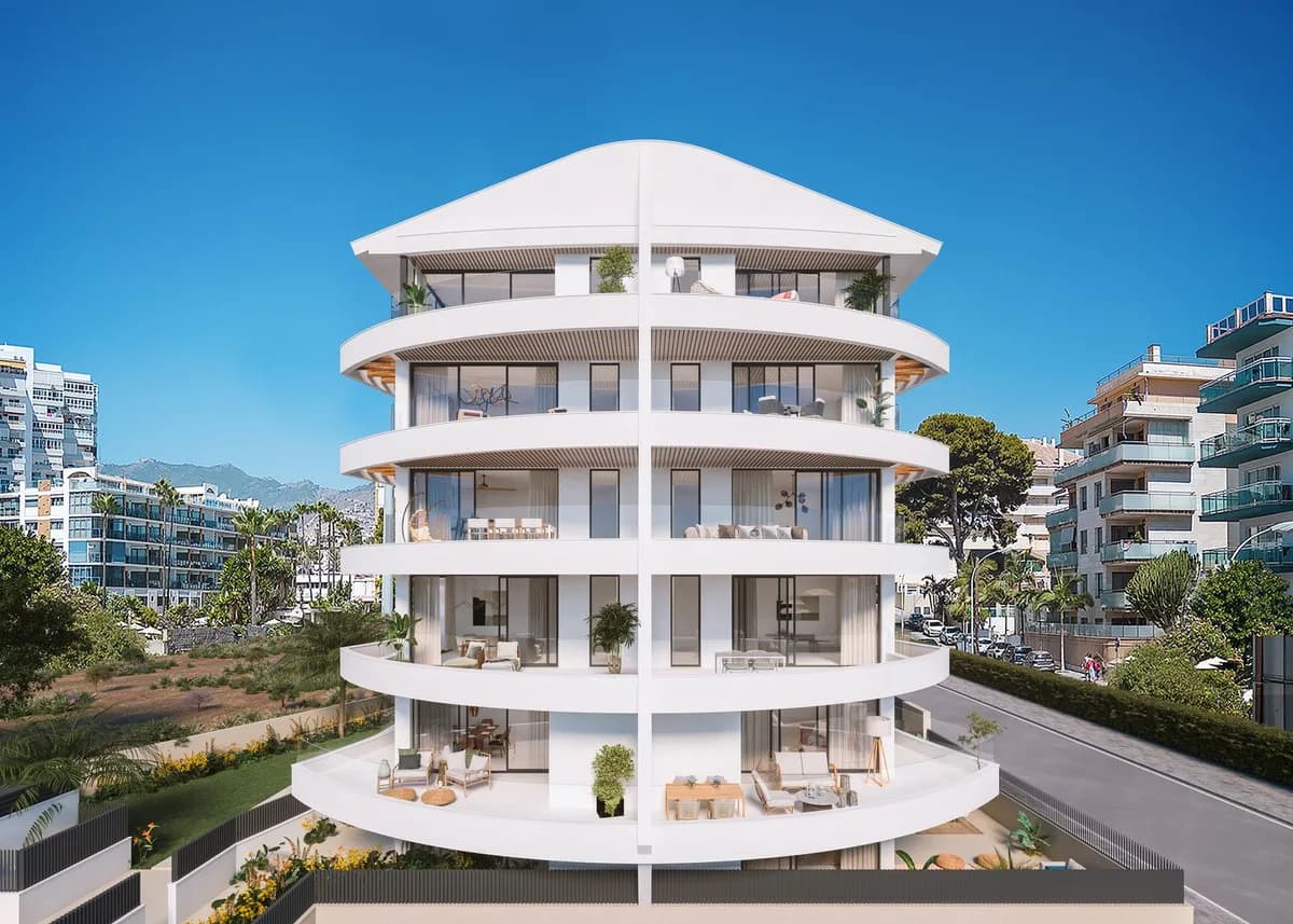 2 Bedroom Ground Floor Apartment for Sale in Benalmadena Costa, Málaga - Image 4